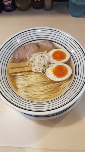 「煮干しラーメン味玉入り」@煮干しらぁめん 猫トラ亭の写真
