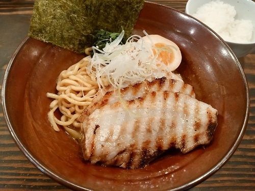 「カレー油そばチャーシュー入り」@西麻布 しゅういち 等々力店の写真