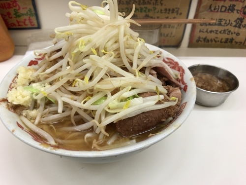 「小ラーメン 300g ヤサイニンニクアブラ」@ラーメン荘 歴史を刻め 新栄の写真