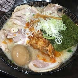 みそホルチャーシューメン