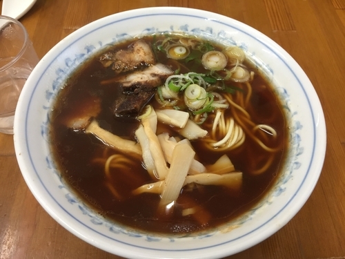 「ラーメン大盛り麺固め」@ラーメン専門店 まるたやの写真