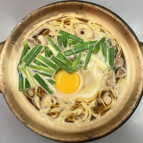 「鍋焼きラーメン 並 (600円)」@鍋焼きラーメン まゆみの店の写真