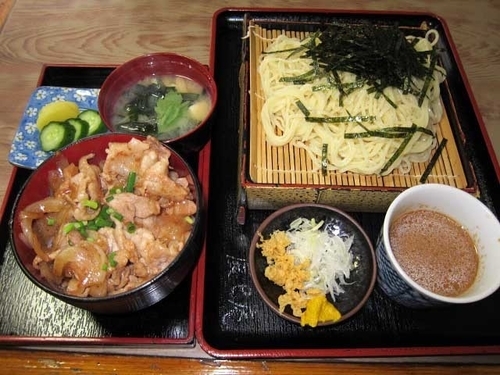 「中華ざる（ごま）＋焼肉丼　850円（ランチ）」@辰巳庵の写真