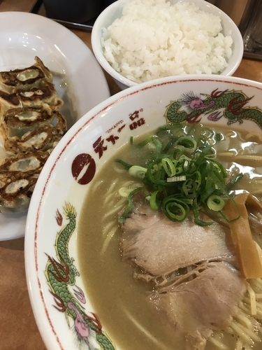 「ギョウザ定食こってり（¥990）」@天下一品 歌舞伎町店の写真