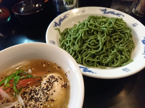 「冷やしつけ麺850円(大盛ｻｰﾋﾞｽ)＋味玉(ﾗｰﾊﾟｽ)」@麺家 うえだの写真