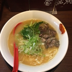 ホワイト炭鶏麺
