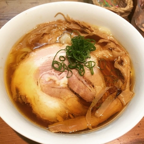 「醤油ラーメン」@ラーメン屋 トイ・ボックスの写真