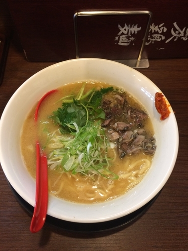 「ホワイト炭鶏麺」@らーめん専門 支那そば屋 御経塚店の写真