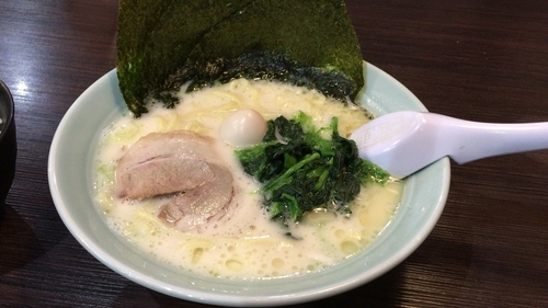 「塩ラーメン（濃いめ）」@横浜家系ラーメン 魂心家 青葉台店の写真