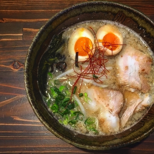 「天然豚骨 とろーり煮卵らーめん」@膳平の写真