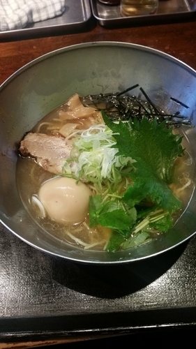 「鯵煮干し冷しラーメン「麺少なめ」800円」@麺処 福吉 本店の写真