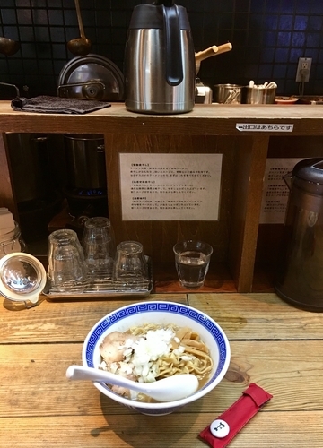 「濃厚背脂煮干し」@ナベラボ 池袋〝新潟ラーメン〟の写真