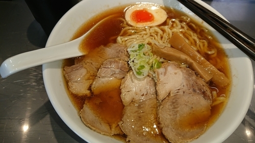 「チャーシュー麺大盛り」@自家製麺 らあめん吟の写真