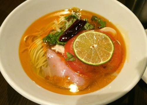 「【限定】和牛エスニックラーメン＋和風ガパオライス　1000円」@八咫烏の写真