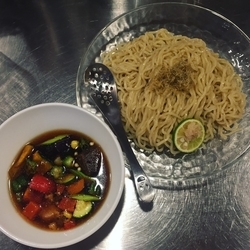 夏野菜ゴロゴロ冷やしつけそば中盛300g850円