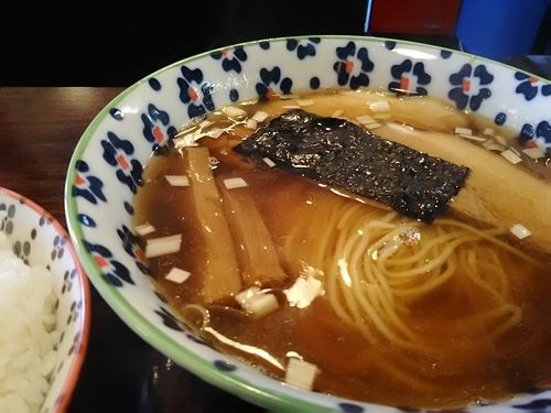 「中華そば￥650+ライス￥150」@カミカゼの写真