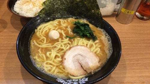 「ラーメン 麺増量(0.5玉」@町田商店 本店の写真