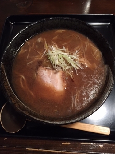 「中華そば（小）　730円」@もちもちの木 新宿店の写真