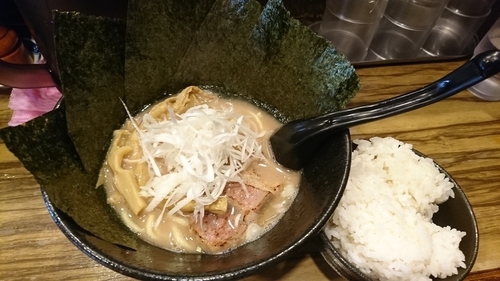 「大和田ラーメン(塩豚骨)+のり4枚+ライス」@麺屋 大和田の写真
