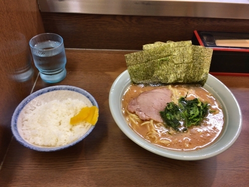 「ラーメン中+のり+小ライス(1000円)」@寿々㐂家の写真