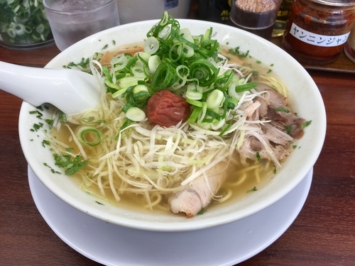 「梅しそラーメン(カタメ、塩味) ¥864」@ラーメン魁力屋 三鷹大沢店の写真