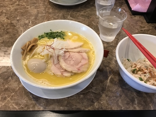 「濃厚鶏白湯塩ラーメン 950円+チャーマヨ丼100円」@ら～めんつけ麺 えびすの写真
