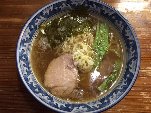 「醤油らぁ麺(600円)+まかないメシ(350円)」@麺工房 隠國 愛川本店の写真