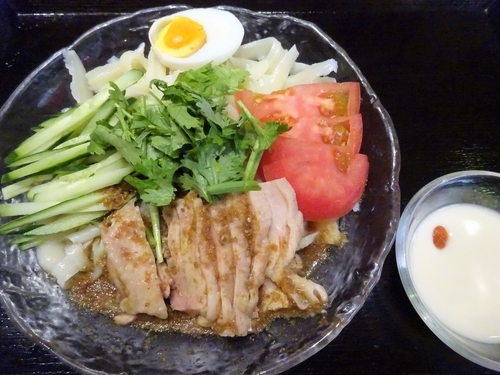 「冷しバンバンジー刀削麵 セルフ3品・杏仁・飲み物付 750円」@本格四川料理 刀削麺 川府 神保町店の写真