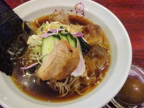 「つったい（冷たい）ラーメン 850円 ＋ 無料券で薬膳玉子」@麺ダイニング ととこの写真