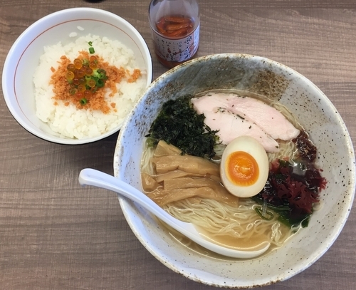 「金目鯛の冷製麺750円+鮭とイクラの冷製ご飯250円」@東大和ラーメン大冬樹Season2の写真