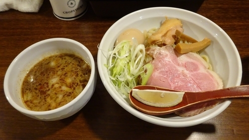 「肉汁鰹つけめん：味玉のせ（880円）大盛り」@麺 虎テツ 聖跡桜ヶ丘店の写真