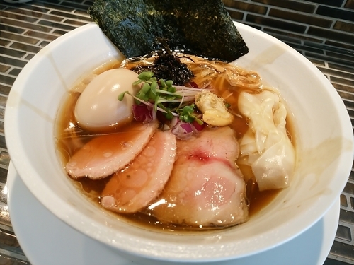 「特製中華そば」@noodles kitchen GUNNERS 新丸子店の写真