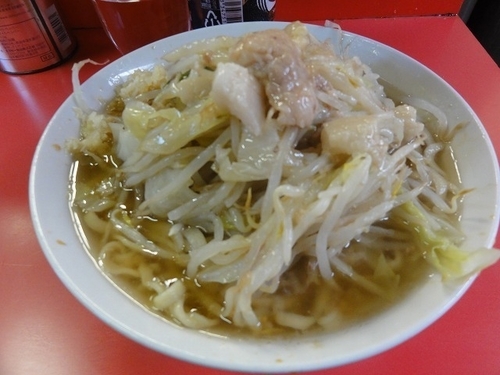 「ラーメン600円　麺硬め　ニンニク　脂」@ラーメン二郎 三田本店の写真