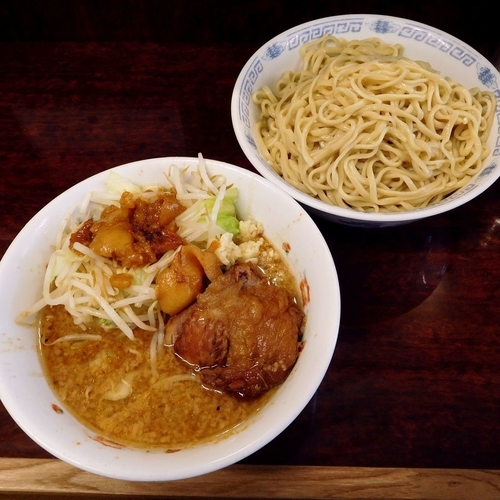 「小ラーメン（700円）＋つけ麺（150円）＋ニンニク・アブラ」@ラーメン二郎 めじろ台店の写真
