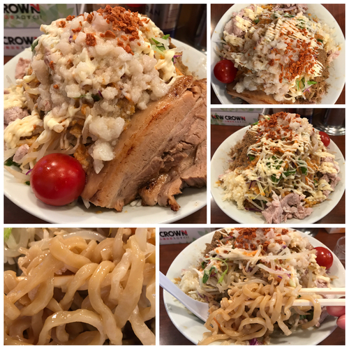 「メガ冷やし中華 830円 炙り豚 160円‎全マシ」@メガガンジャの写真