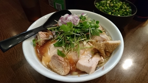 「限定/肉いっぱい冷し鶏そば+ネギ飯」@ラーメン 大山家 昭島店の写真