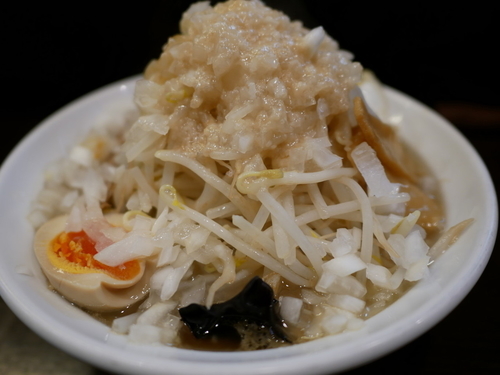 「ら～めん 麺抜き＋ヤサイましまし＋脂まし＋玉葱」@ら〜めん ぽっぽっ屋 本店の写真