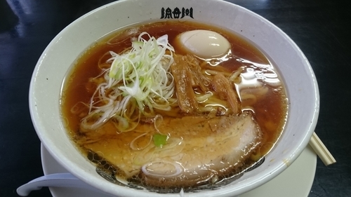 「醤油ラーメン＋チャーシュー1本＋味玉（800円）」@食堂 はせ川の写真