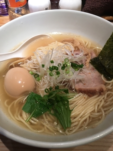 「塩ラーメン 味玉」@麺屋 百式 権之助坂店の写真