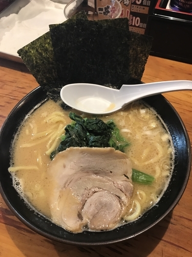 「豚骨醤油ラーメン」@横浜家系ラーメン 檜家の写真