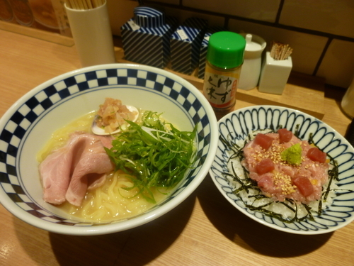 「無化調冷やし鯛麺＆トロたくちらし」@きたかた食堂の写真
