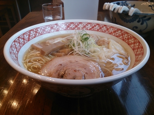 「肉ワンタン麺(白だし)」@支那そば しんばの写真