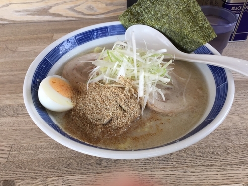 「とんこつ醤油ラーメン」@岡ちゃんラーメンの写真