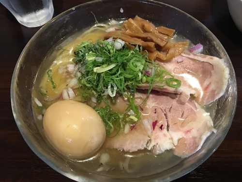 「冷やし海老そば 900円 味玉 100円」@木曜日の志奈田の写真