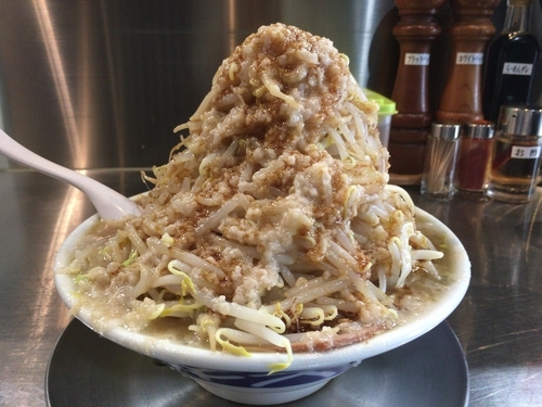 「醤油ラーメン700円/麺300g+野菜多め+脂多め+味濃いめ」@らーめん大 京都深草店の写真