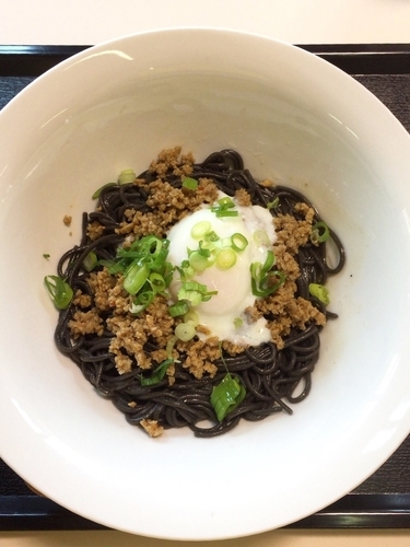 「台湾風まぜそば（温玉乗せ）」@はっちの家の写真