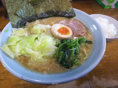 「らーめん＋キャベツ」@うまみ屋の写真