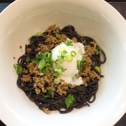 台湾風まぜそば（温玉乗せ）