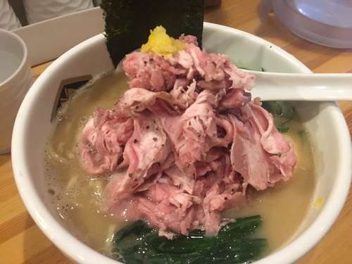「真鯛ラーメン+肉増し」@真鯛らーめん 麺魚の写真