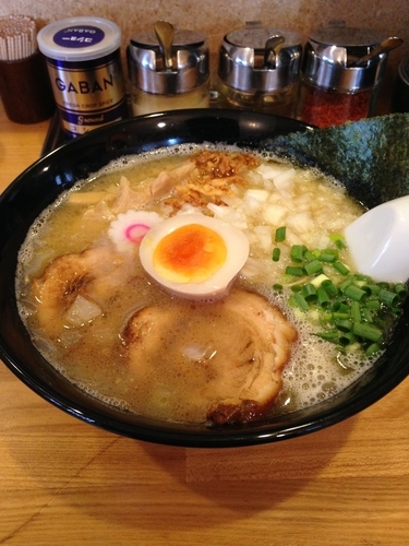 「玉ねぎらーめん 中」@らー麺Chopの写真